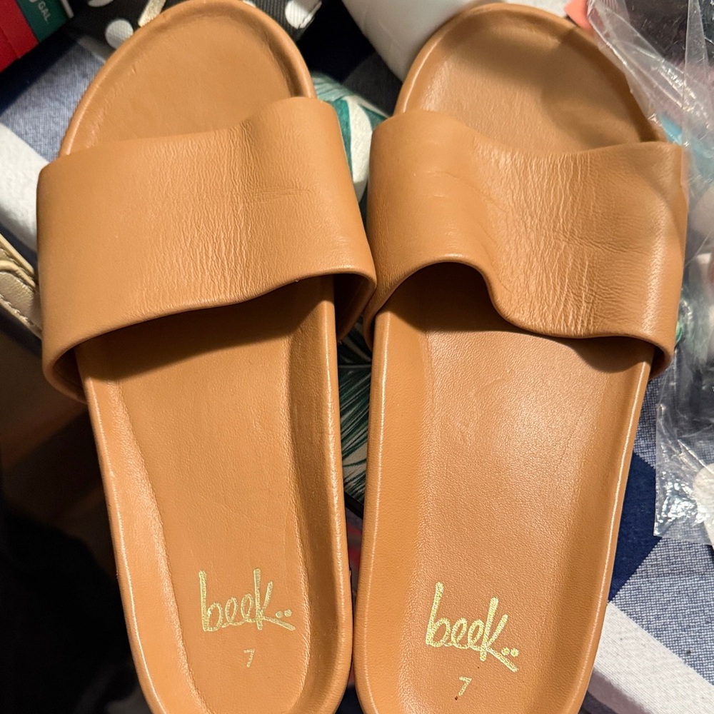 EUC Beek Gallito Leather Slide in Honey